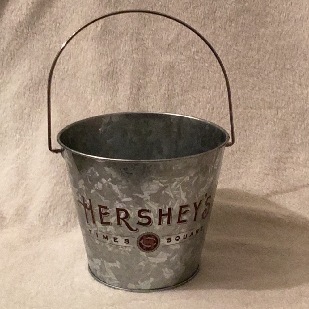 Hershey's Times Square Metal Bucket ~ Collectible ~ Home Decor ~ Nice
